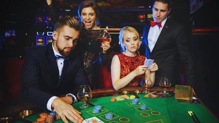 Casino Kleiderordnung: Wie sollte man sich für einen Casino-Abend kleiden?