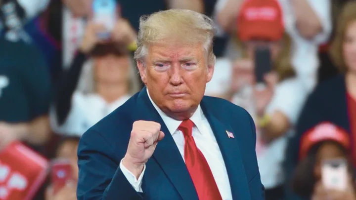Ein Jahr Nach Dem Wahlsieg Von Donald Trump: Ein Jahr Des Marktwachstums Und Chaos