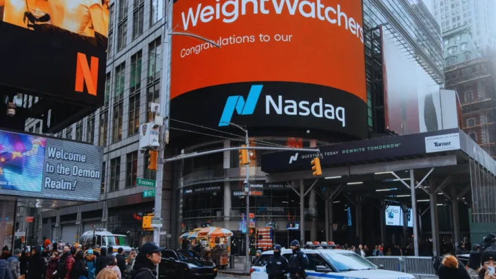 Nasdaq 100 Rutscht Ab – Tech-Schwergewichte Belasten New Yorker Börse
