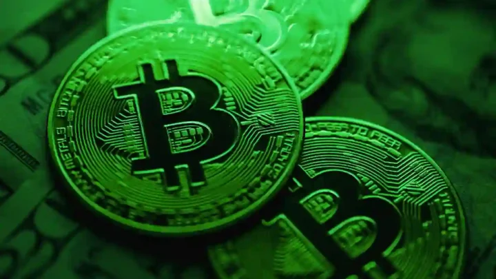 Strategy glänzt mit starkem Quartal: Bitcoin-Offensive treibt Gewinnexplosion auf 2,8 Milliarden US-Dollar