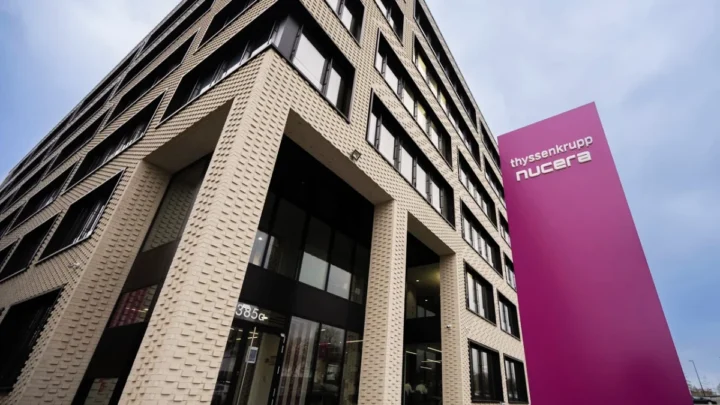 Thyssenkrupp Nucera im Abwärtssog – Enttäuschende Zahlen und Düstere Prognose Drücken Aktie