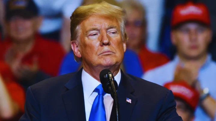 Trump Begnadigt Krypto-Milliardär Changpeng Zhao – Empörung über Politisches Signal