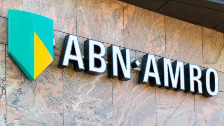 ABN AMRO treibt digitale Finanzstrategie mit MiCAR-Zulassung und Blockchain-Innovation voran