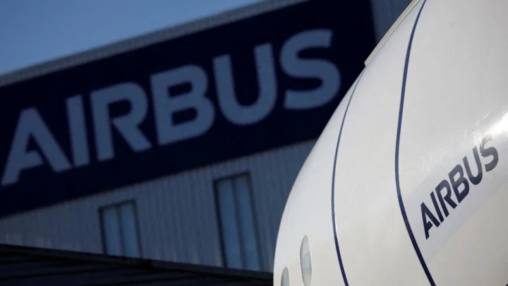 DAX schließt im Minus, während Airbus-Aktie fast sechs Prozent verliert