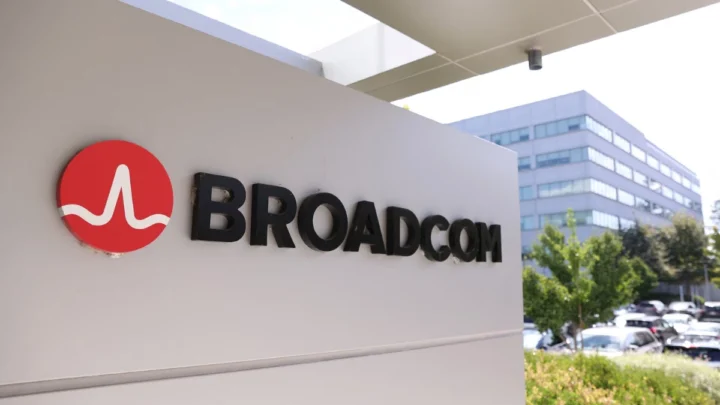 Broadcom liefert starke Ergebnisse trotz Oracle-Schock und die Broadcom Aktie legt zu