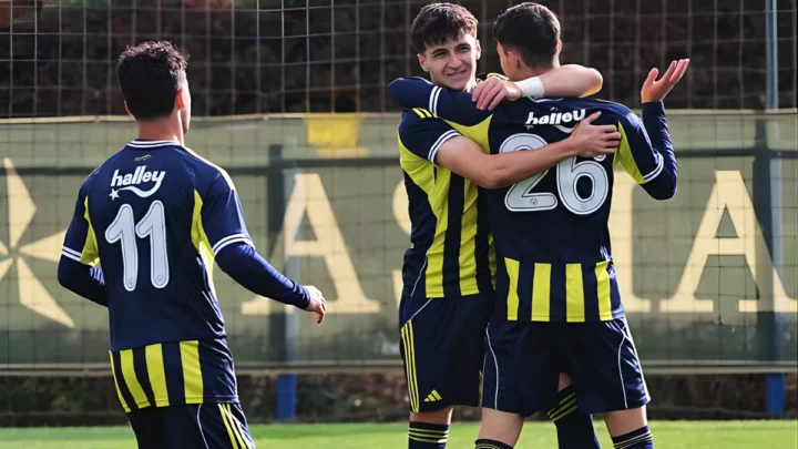 Fenerbahçe Konyaspor’u Rahat Geçti ve Yeniden İkinci Sıraya Yerleşti