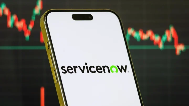 ServiceNow-Aktie rutscht ab, während der Gesamtmarkt zulegt