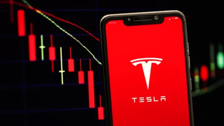 Tesla-Aktie: Burry Warnt, Aber Wettet Nicht – Was bedeutet Das Für Anleger?