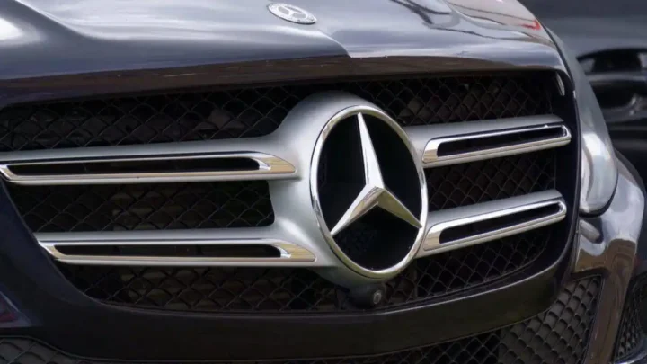 Mercedes-Benz-Aktie an einem technischen Wendepunkt: Was die aktuellen Chartsignale für Anleger bedeuten