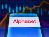 Alphabet Aktie (Google) Chart mit deutlichen Kursverlusten und UBS-Analyse – März 2026