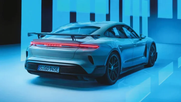 Porsche-Aktie dreht ins Plus trotz Gewinnrückgang: VW-Holding kämpft mit schwierigem Autogeschäft – Was das für Anleger bedeutet