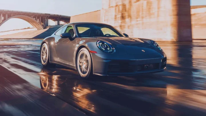 Porsche vz-Aktie zeigt Stärke am Vormittag: Leichter Anstieg trotz schwierigem Marktumfeld – Erholt sich der Kurs weiter?