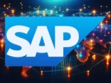 SAP Aktie Kurschart mit rotem Abwärtspfeil nach JPMorgan Downgrade am 24. März 2026, Hintergrund mit Cloud Symbolen und CCB Kennzahl