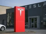 Tesla und LG