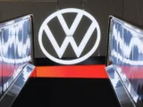 VW‑Aktie sinkt Prämienzahlung an Mitarbeiter trotz schwachem Gewinn im März 2026