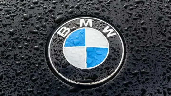 BMW-Aktie sendet bearishes Signal – Chartanalyse mahnt zur Vorsicht