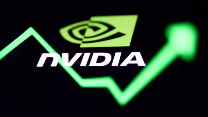 NVIDIA Aktie im Aufwind: KI-Boom, starke Partnerdaten und bullische Analysten treiben Kurs