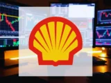 Shell-Aktie mit stark fallendem Kurs am 8. April 2026, roter Abwärtspfeil und Ölplattform im Hintergrund