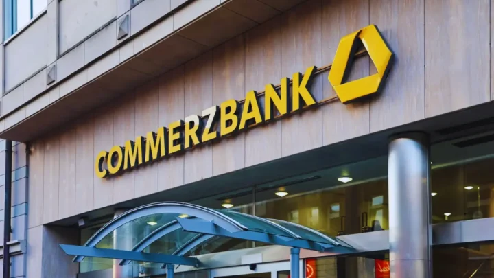 Commerzbank Aktie 2026: Spannung vor Mai – Übernahme durch UniCredit, Rekorddividende und Quartalszahlen im Fokus