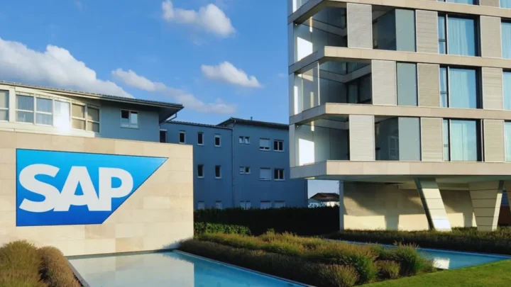 SAP-Aktie im freien Fall: Warum der Software-Riese trotz Milliardenstrategie Anleger nervös macht
