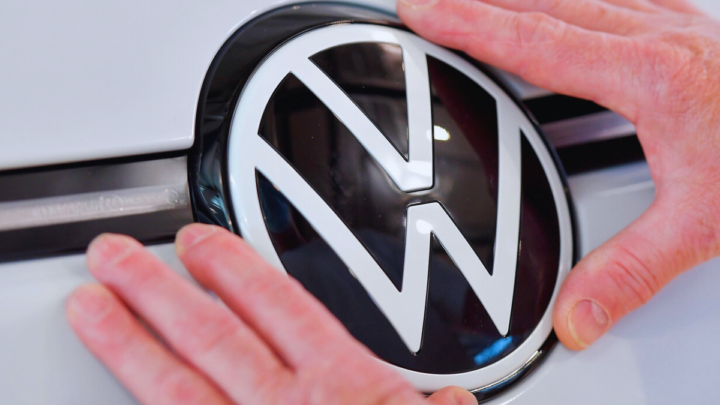 Volkswagen Aktie 2026: Absatzrückgang in China und USA drücken den Kurs – Bleibt die VW-Vorzugsaktie bei rund 88 Euro trotz Druck eine günstige Dividendenchance?