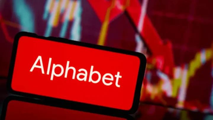 Alphabet Aktie 2026: EU fordert Weitergabe von Googles Suchdaten – SpaceX-Beteiligung als versteckter Milliardenschatz