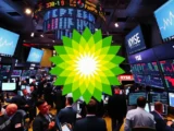 Ölplattform von Aker BP in der Nordsee mit Symbol für Energieproduktion und Investitionswachstum 2026