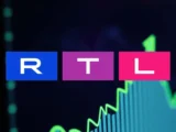 RTL Group Logo neben Sky Deutschland Branding symbolisiert EU-Genehmigung der Übernahme und Konsolidierung im europäischen Medienmarkt.