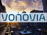 Vonovia Wohnimmobilien mit Börsenchart im Hintergrund zur Kursentwicklung und Immobilienmarktanalyse in Deutschland