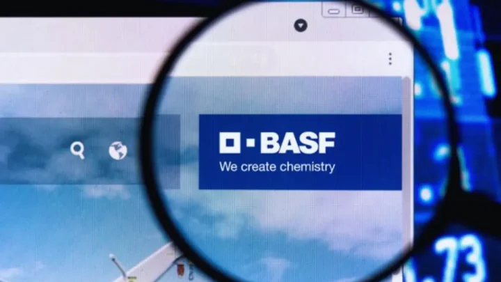 BASF Aktie dreht leicht ins Plus: DAX-Konzern trotzt schwankendem Marktumfeld – neue Dynamik im Chemiesektor?