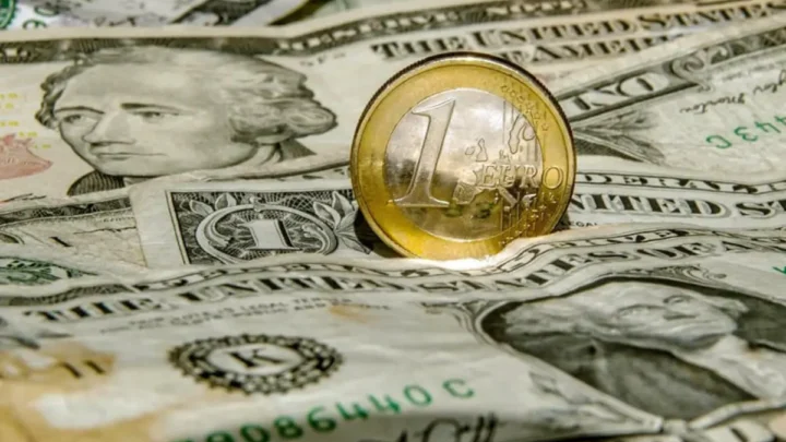 Euro-Dollar Kurs stabilisiert sich nach Wochenverlusten: Warum der EUR/USD jetzt Ruhe findet und was als Nächstes kommt