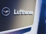 Lufthansa Aktie Chart mit Hammer-Kerze zwischen 7 und 8 Euro, zeigt mögliche Bodenbildung und unsicheren Seitwärtstrend im Luftfahrtsektor