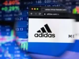 adidas Aktie im XETRA-Handel mit Kursbewegung im DAX, Analyse von Chartverlauf, Markttrend und Sportartikelindustrie 2026