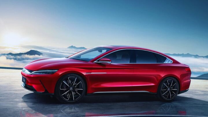 BYD Aktie vor Zahlen: Analysten erwarten Dämpfer – droht jetzt die große Überraschung im E-Auto-Sektor?