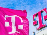 Deutsche Telekom Aktie Chart mit steigendem Kurs und Logo – Symbolbild für das neue Hoch trotz Führungswechsel im Konzern