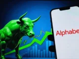 Alphabet Aktie mit steigendem Kurs und Google-Logo – Symbolbild für die positive Kursentwicklung der Google-Mutter am Mittwoch