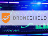 DroneShield Logo mit Drohnenabwehrsystem und Europa-Karte – Symbolbild für den wachsenden europäischen Markt und die Expansion des Drohnenabwehr-Spezialisten