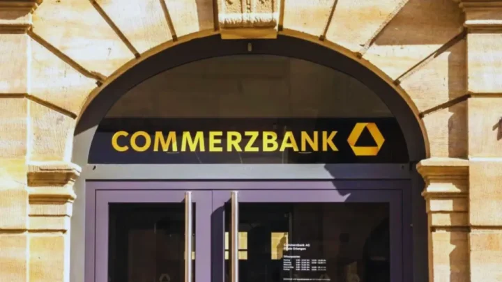 Commerzbank Aktie 2026: Starke 10-Jahres-Rendite – Lohnt sich der Einstieg bei 35 Euro jetzt?