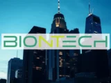 BioNTech-Aktie Kursentwicklung nach Q1 2026 Quartalszahlen mit Chart und Firmenlogo