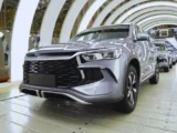 BYD-Aktie Kursentwicklung Mai 2026 mit Chart und Elektroauto-Modellen des chinesischen Herstellers