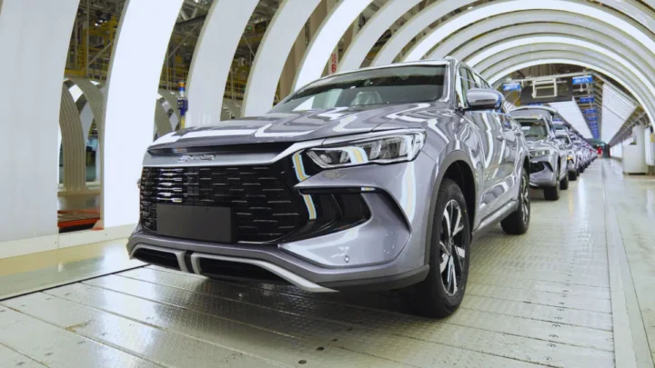 BYD Aktie unter Druck: Warum der Elektroauto-Riese trotz Zukunftsboom nicht vom Fleck kommt