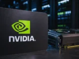 Nvidia Aktie im Wartemodus vor Quartalszahlen nach Rekordhoch im KI-getriebenen Technologiemarkt