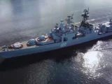 Russisches Kriegsschiff und Nato-Fregatte in der Ostsee nahe deutscher Küste