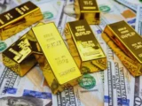 Goldpreis unter Druck durch hohe Zinsen