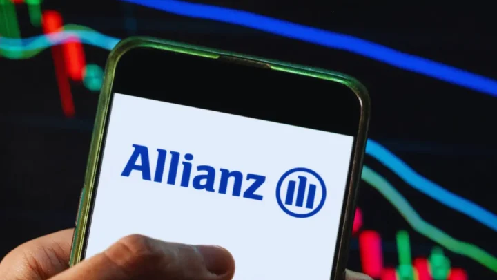 Allianz Aktie steigt leicht: Kurs bei 386 Euro – Lohnt sich der Einstieg 2026?