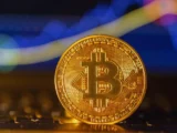 Bitcoin-Kurs Chart mit leichter Erholung und Wal-Symbol