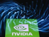 Nvidia Aktie Chart mit Kursverlauf und KI-Roboter-Visualisierung im Hintergrund, Juni 2026