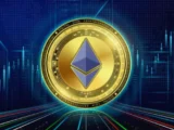 Ethereum-Logo vor digitalem Blockchain-Hintergrund mit Kursgrafik und steigenden Kryptowährungswerten.