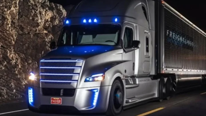 Daimler Truck Aktie unter Druck: Schwache Quartalszahlen belasten Kurs trotz positiver Analystenziele