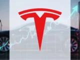 Tesla-Fahrzeug vor einem Börsenchart mit Darstellung der aktuellen Tesla-Aktienentwicklung und Marktanalyse im Jahr